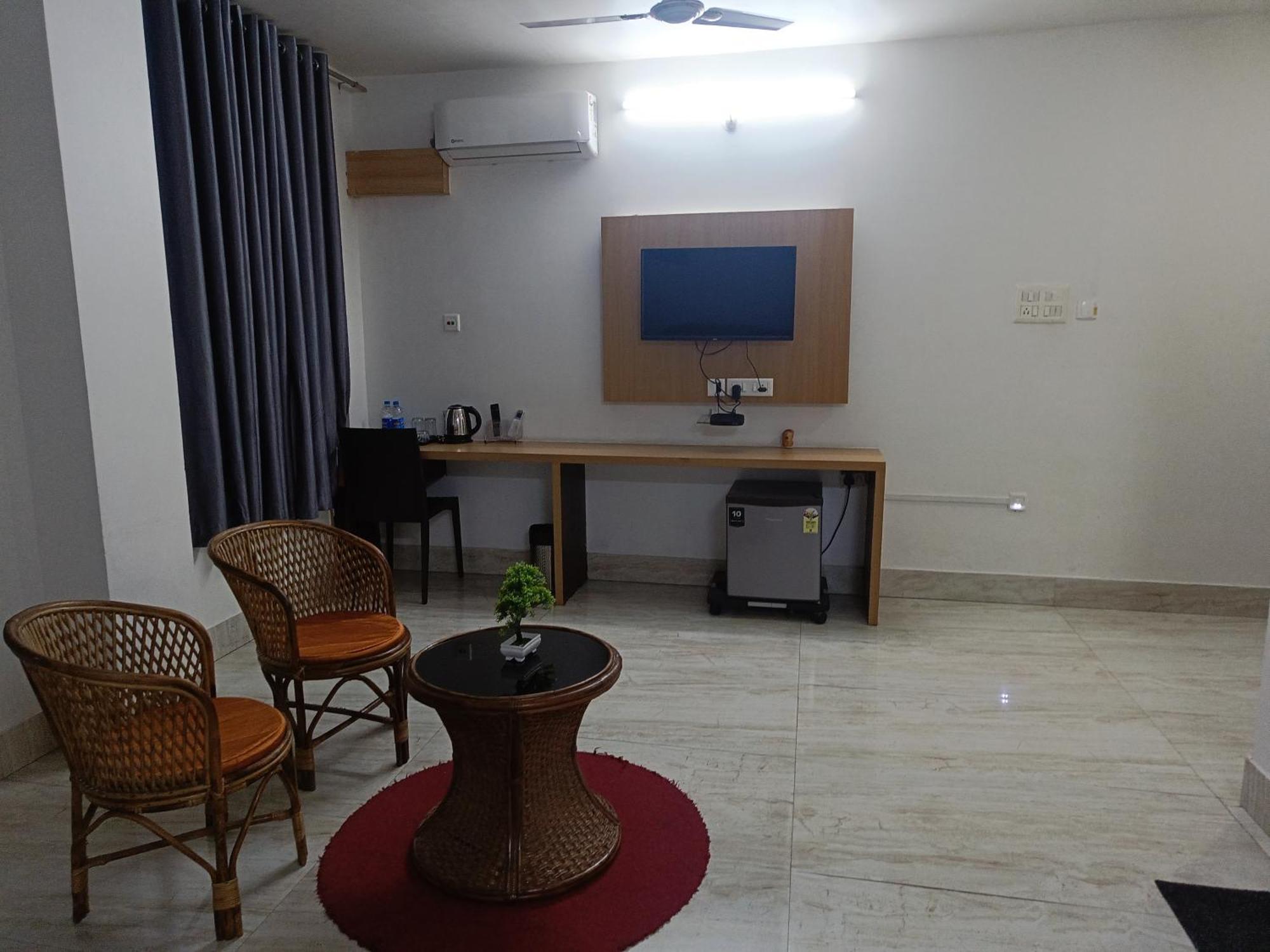 Hotel Mirana Γουβαχάτι Εξωτερικό φωτογραφία