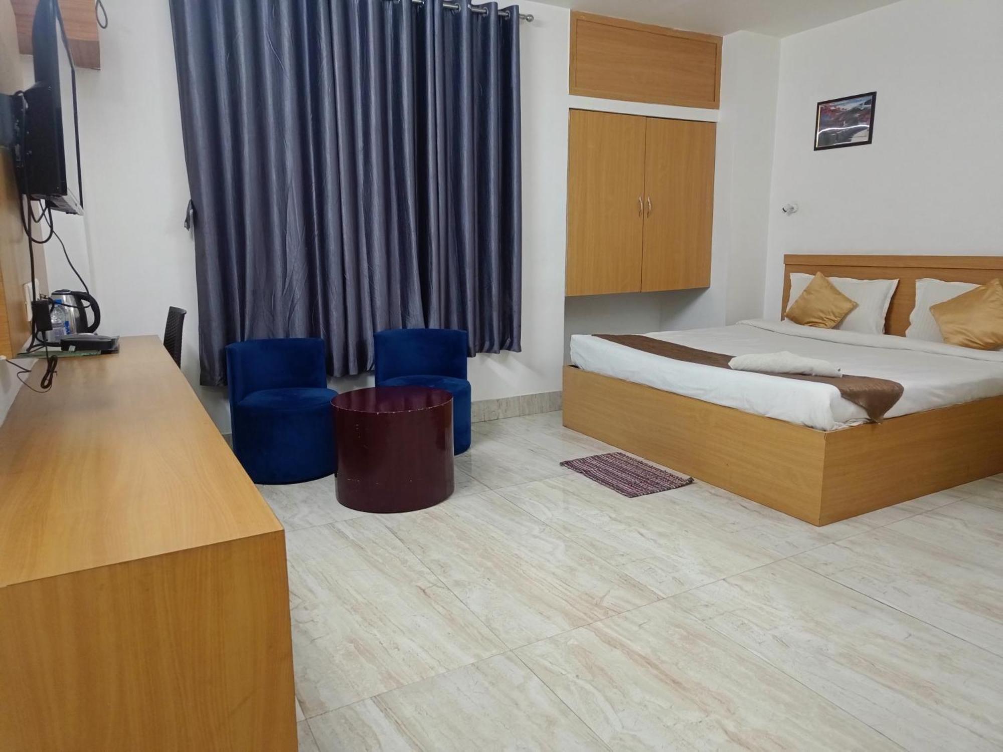 Hotel Mirana Γουβαχάτι Εξωτερικό φωτογραφία